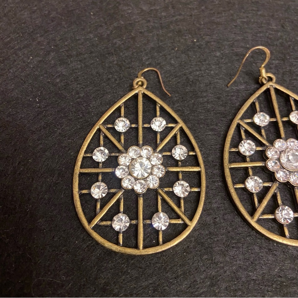 Avenue Gold Web Teardrop Dangle Metal Rhinestone Earrings. - Picture 2 of 5